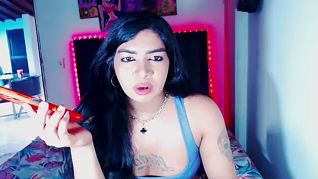 violet bigcock774 online show from November 27, 5:15 pm