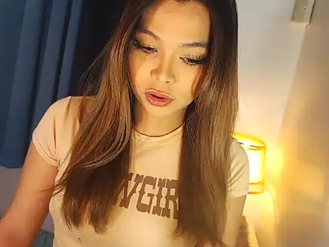 MajesticKitana online show from December 19, 5:45 am