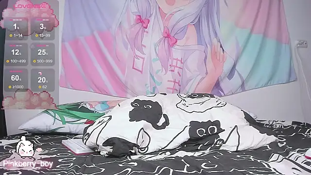 Snapshot of sweet_pinkberry chatting on February 5, 4:27 am sweet pinkberry online show from February 5, 4:27 am