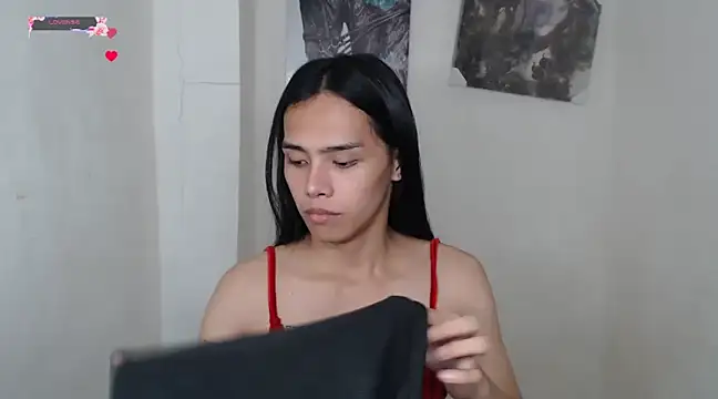 Snapshot of shecutie69 chatting on January 15, 10:17 am shecutie69 online show from January 15, 10:17 am