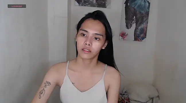 Snapshot of shecutie69 chatting on February 25, 9:20 am shecutie69 online show from February 25, 9:20 am