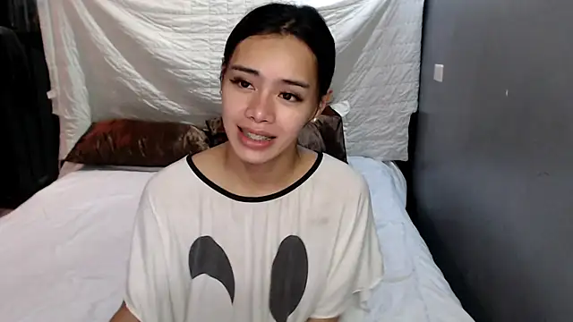 Snapshot of shecutie69 chatting on September 29, 9:25 pm shecutie69 online show from September 29, 9:25 pm