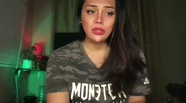 Snapshot of _MissKhimberlyXxx_ chatting on January 9, 8:01 pm  MissKhimberlyXxx  online show from January 9, 8:01 pm