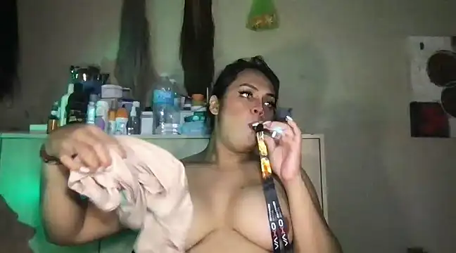 Snapshot of _MissKhimberlyXxx_ chatting on March 5, 7:56 am  MissKhimberlyXxx  online show from March 5, 7:56 am