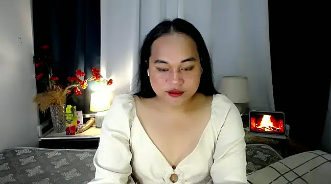 bettina love online show from December 9, 8:44 am