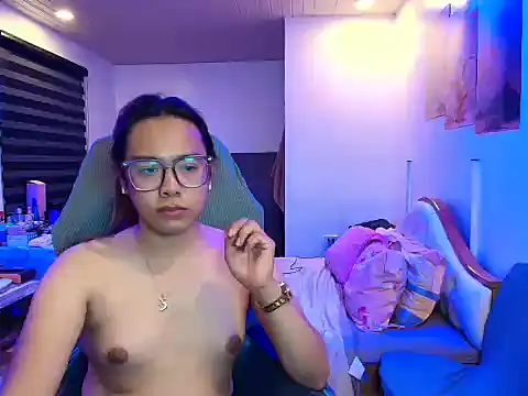 Your PrettyGirlxxx online show from April 14, 12:54 pm