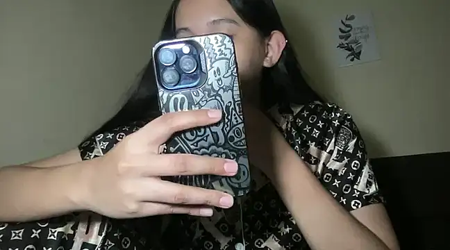 Snapshot of MeganTheRarest chatting on December 19, 12:12 pm MeganTheRarest online show from December 19, 12:12 pm
