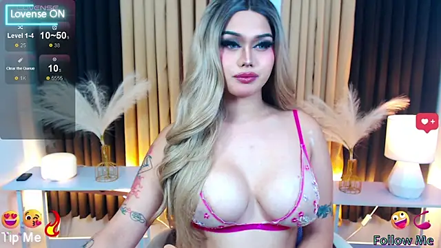Snapshot of Ella_Fantasiax chatting on March 17, 1:37 pm Ella Fantasiax online show from March 17, 1:37 pm