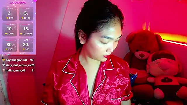 TR4NSCUTI3 online show from October 13, 10:10 pm