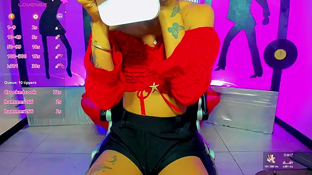 nickyminach  online show from February 13, 4:19 am