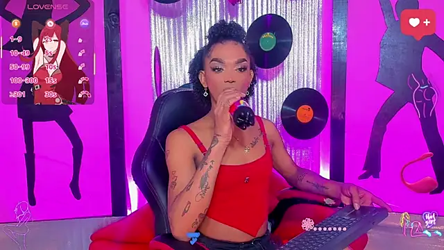 nickyminach  online show from March 28, 7:49 pm