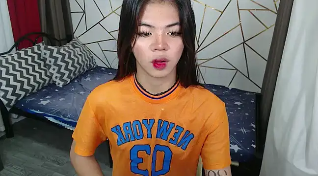 WildTsYhannaUncut online show from December 10, 3:58 am