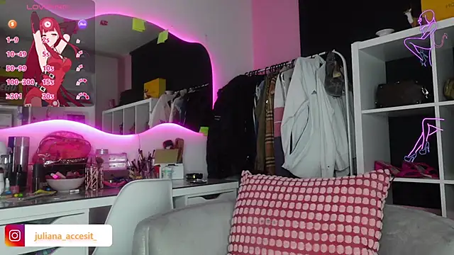 caroline cossei online show from January 19, 11:53 pm