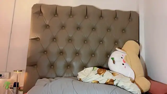 ehotlovea  online show from February 20, 12:17 am