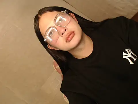 Ashely Lewis online show from March 25, 6:12 pm