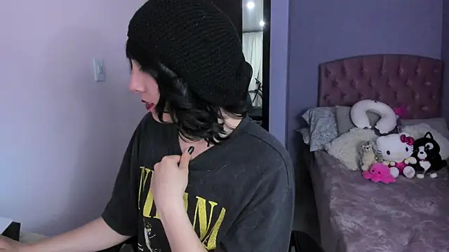 Snapshot of Room312_ chatting on February 1, 1:44 am Room312  online show from February 1, 1:44 am