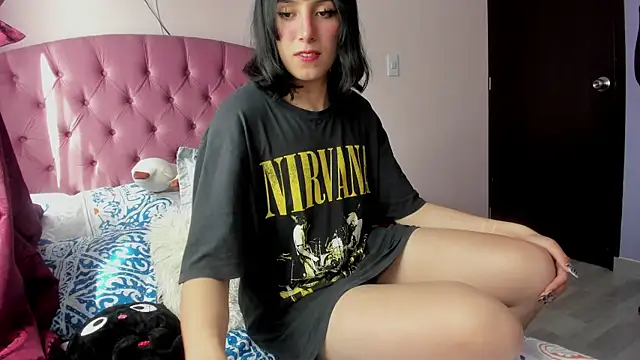 Snapshot of Room312_ chatting on October 4, 7:03 pm Room312  online show from October 4, 7:03 pm