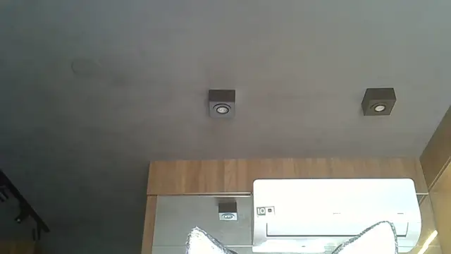 Skinny-Kitten online show from November 18, 5:24 pm