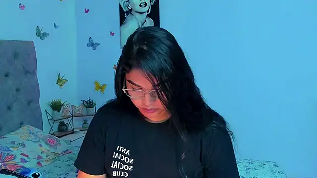 Snapshot of mabellfox chatting on December 10, 4:06 pm mabellfox online show from December 10, 4:06 pm