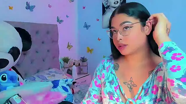 Snapshot of mabellfox chatting on December 14, 3:18 am mabellfox online show from December 14, 3:18 am