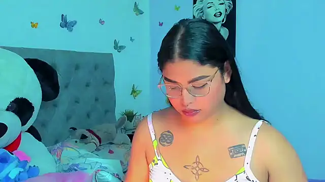 Snapshot of mabellfox chatting on December 15, 3:31 pm mabellfox online show from December 15, 3:31 pm