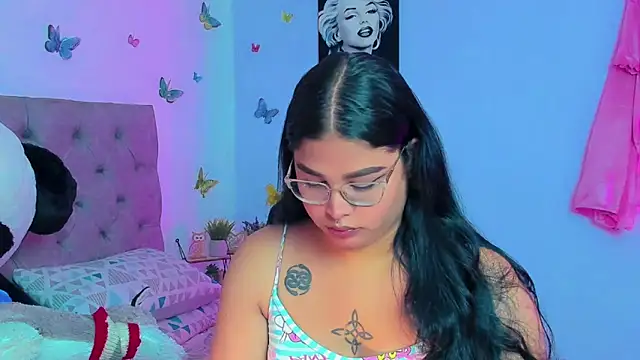 Snapshot of mabellfox chatting on December 21, 6:23 pm mabellfox online show from December 21, 6:23 pm