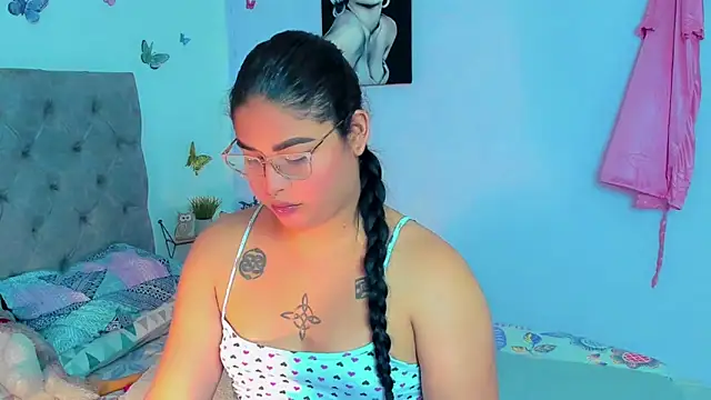 Snapshot of mabellfox chatting on December 26, 6:43 pm mabellfox online show from December 26, 6:43 pm