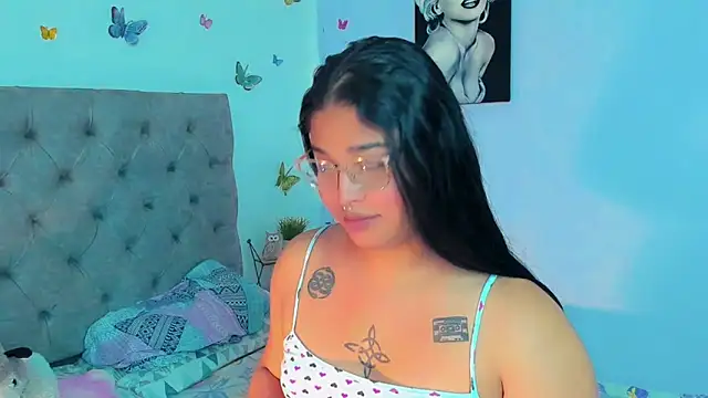 Snapshot of mabellfox chatting on December 27, 4:44 pm mabellfox online show from December 27, 4:44 pm