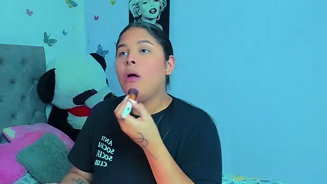 Snapshot of mabellfox chatting on February 11, 8:52 pm mabellfox online show from February 11, 8:52 pm