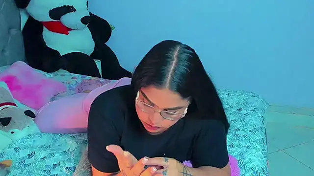 Snapshot of mabellfox chatting on February 12, 1:27 pm mabellfox online show from February 12, 1:27 pm