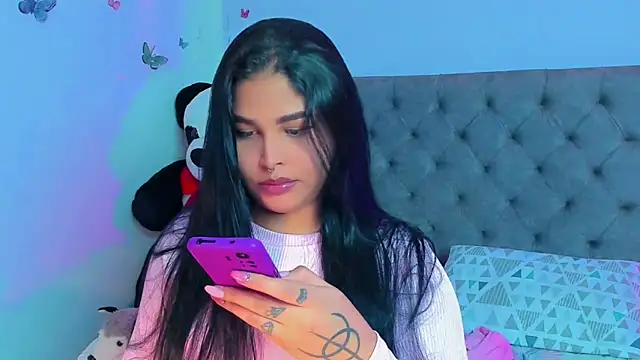 Snapshot of mabellfox chatting on February 18, 1:32 am mabellfox online show from February 18, 1:32 am