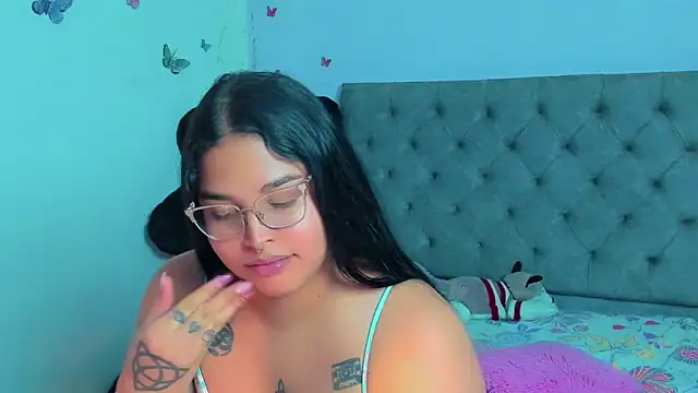 Snapshot of mabellfox chatting on March 5, 1:07 am mabellfox online show from March 5, 1:07 am