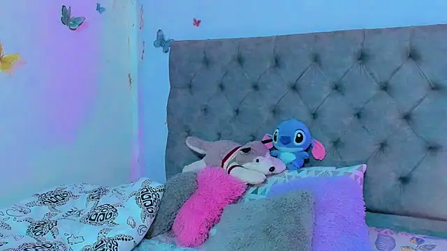 Snapshot of mabellfox chatting on March 22, 6:47 pm mabellfox online show from March 22, 6:47 pm