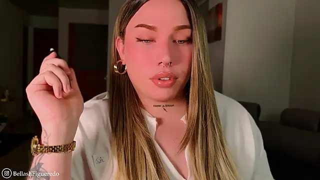 IsabellaFigueredo   online show from April 18, 10:10 pm