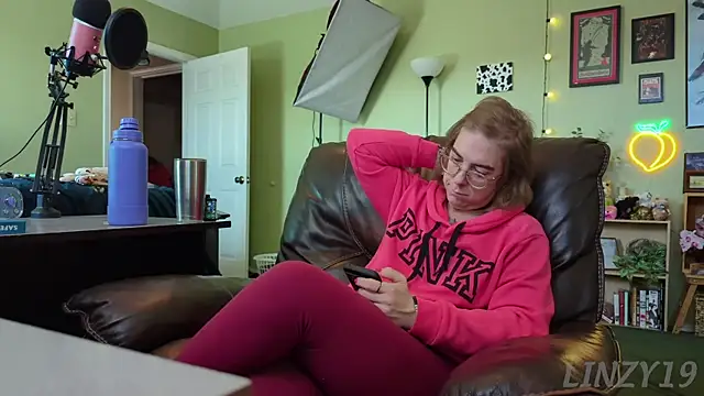 Linzy 19 online show from January 30, 8:42 pm