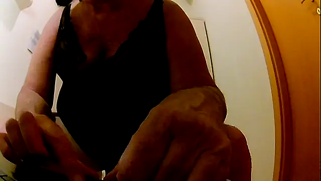 Snapshot of daniela44 chatting on September 16, 7:51 pm daniela44 online show from September 16, 7:51 pm