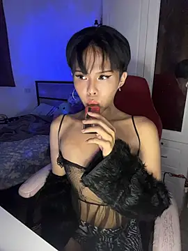 Plaxtique online show from July 28, 1:32 pm